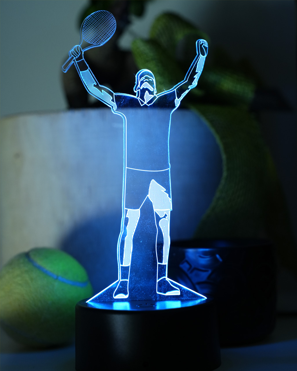 Tennis LED - Lampada 3D Jannik esultanza con 7 colori e 5 modalità e telecomando incluso + PORTACHIAVI OMAGGIO